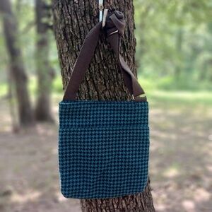 THIRTY ONE Crossbody
